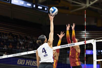 Washington volleyball loses two key pieces to the transfer portal
