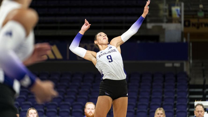 Washington hosts volleyball alumni match May 30
